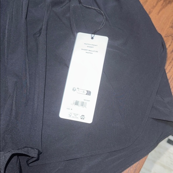 Alo yoga Women's match point Shorts - Picture 7 of 9